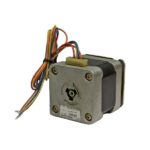 استپ موتور دو فاز نما ۱۷ گشتاور ۳ کیلو گرم سانتی متر 1.8 درجه 103H548-3341 برند SANYO DENKI ژاپن استوک