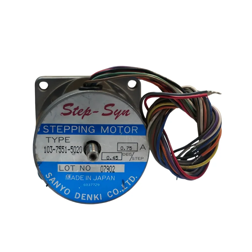 استپ موتور ۵ فاز نما ۲۳ گشتاور ۴ کیلوگرم سانتی متر ۰/۷۵ درجه مدل 5020-7551-103 برند SANYO DENKI ساخت ژاپن استوک
