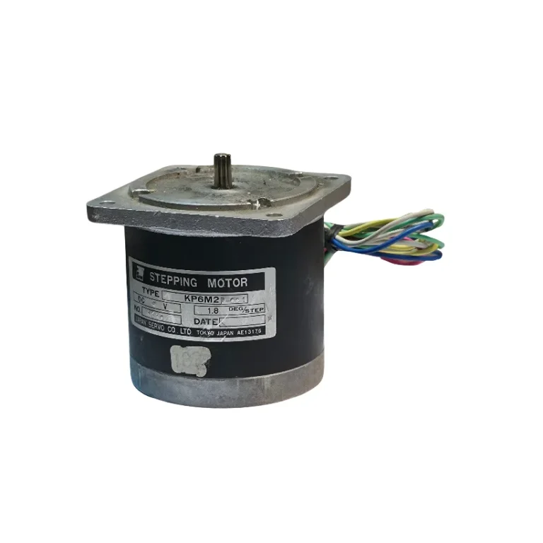استپ موتور دوفاز گشتاور ۷ کیلوگرم سانتی متر 1/8 درجه KP6M2P-001 ساخت ژاپن استوک